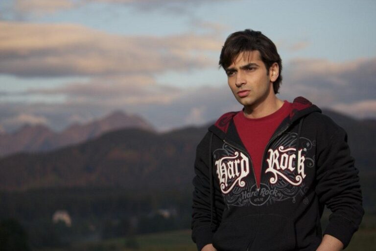 Aditya Samanta1 (poland shot of YJMH)_800x533