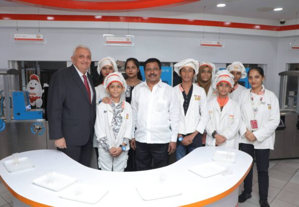 Hon’ble Deputy Speaker, Maharashtra Legislative Assembly, Shree Annasaheb Bansode at Kinder Joy station, along with the kids at kidzania mumbai